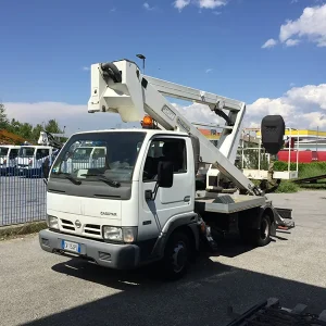 piattaforme-ragni-e-cestelli-per-edilizia-e-tinteggiature-a-varese-como