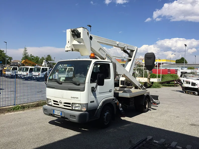 piattaforme-ragni-e-cestelli-per-edilizia-e-tinteggiature-a-varese-como