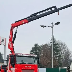Gru su Autocarro 20 metri con gancio
